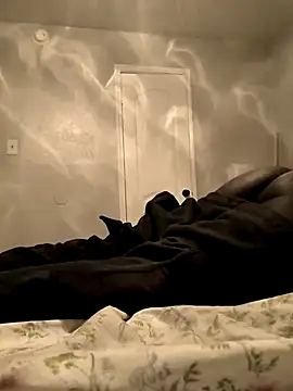 Snapshot of icyMike43 chatting on February 2026 06:22:01 AM icyMike43 online show from February 2026 06:22:01 AM