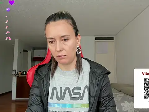 zoe jeane beker online show from May 2026 06:48:02 PM