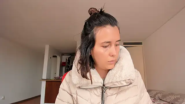 zoe jeane beker online show from February 2025 09:20:02 PM