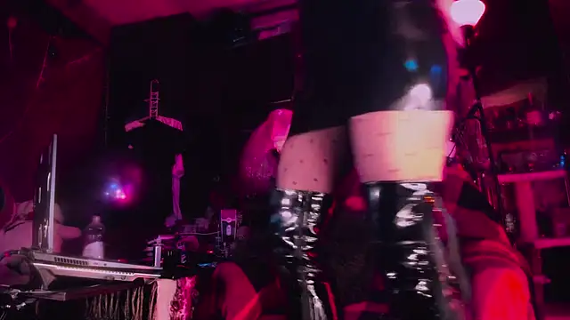 astarrot online show from April 2026 05:52:01 PM