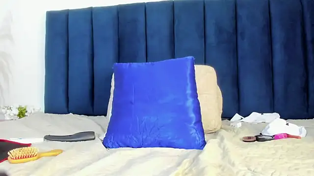 Anette  online show from March 2026 08:03:01 PM