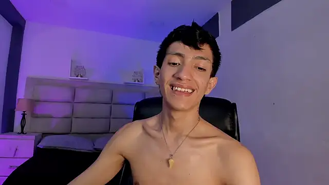 DereckCooperr online show from October 2025 11:05:01 PM