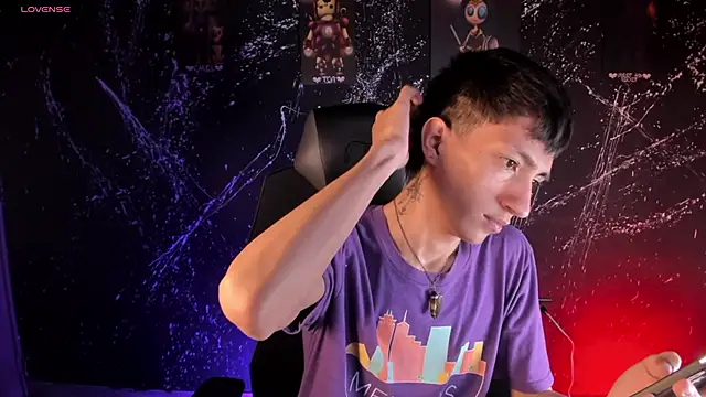 DereckCooperr online show from November 2025 10:24:02 PM