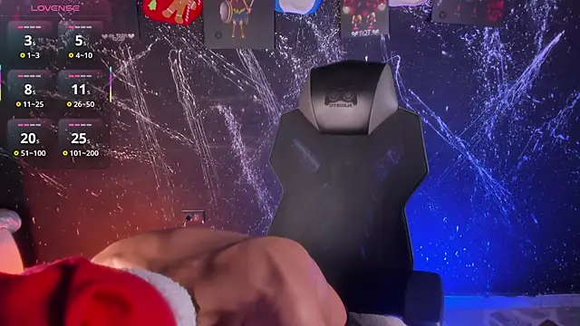 DereckCooperr online show from December 2025 10:57:02 PM