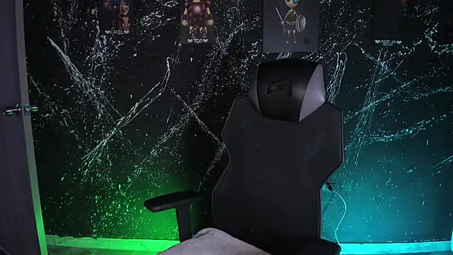 DereckCooperr online show from November 2025 10:35:02 PM