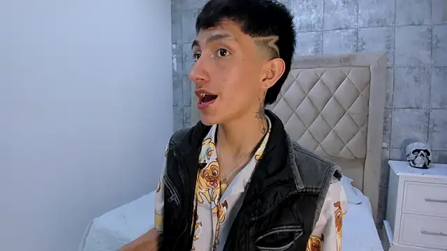 DereckCooperr online show from October 2025 11:03:02 PM