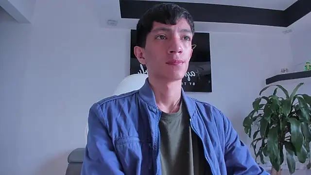 DereckCooperr online show from March 2025 09:42:02 PM