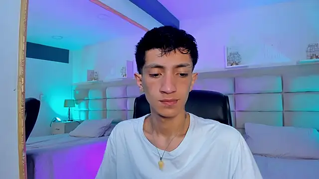 DereckCooperr online show from October 2025 11:05:01 PM