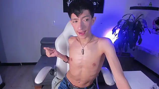 DereckCooperr online show from March 2025 12:47:02 AM
