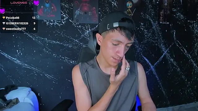 DereckCooperr online show from April 2026 08:49:01 PM