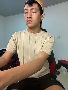 DereckCooperr online show from May 2026 08:23:01 PM