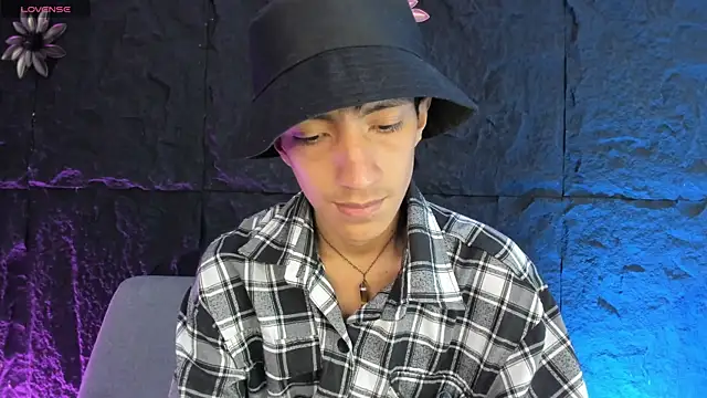 DereckCooperr online show from February 2026 10:40:02 PM