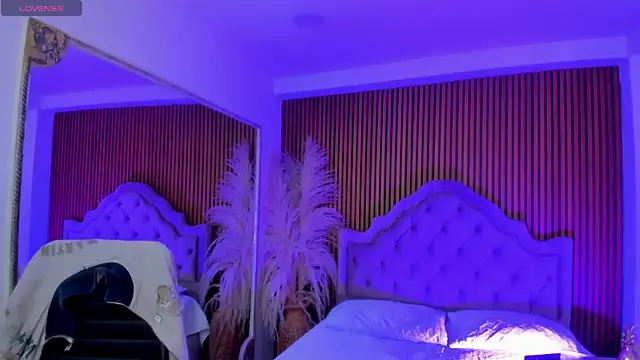 DereckCooperr online show from April 2026 09:32:01 PM