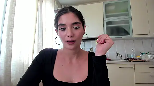 PortraitMarie online show from January 2025 01:22:02 PM