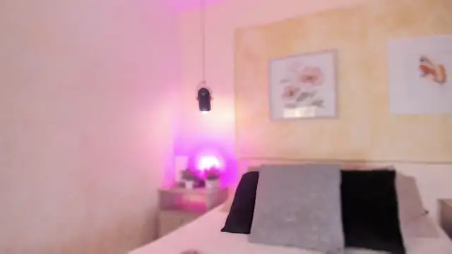 mia crawford online show from May 2026 11:57:01 AM