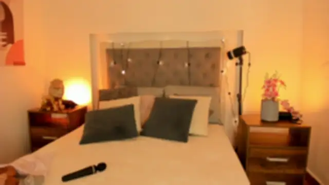 mia crawford online show from March 2026 01:12:02 PM