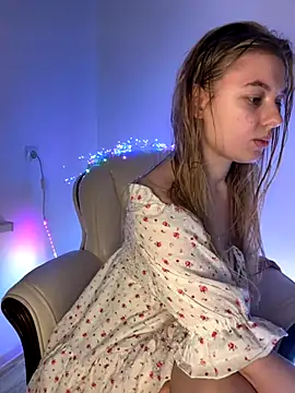 freiiaflower online show from November 2025 05:29:02 PM