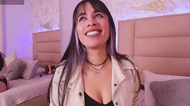 Snapshot of monserrat_towers chatting on November 2025 12:49:01 PM monserrat towers online show from November 2025 12:49:01 PM