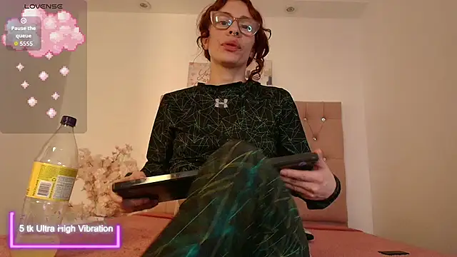 Katy Van online show from November 2025 04:12:01 AM