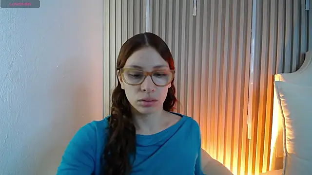 Snapshot of Katy_Van chatting on May 2026 08:53:01 PM Katy Van online show from May 2026 08:53:01 PM