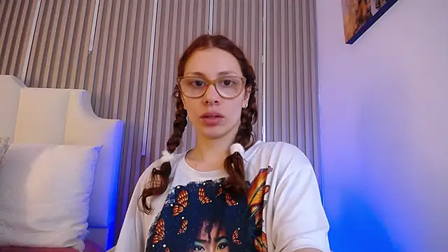 Snapshot of Katy_Van chatting on May 2026 09:07:02 PM Katy Van online show from May 2026 09:07:02 PM