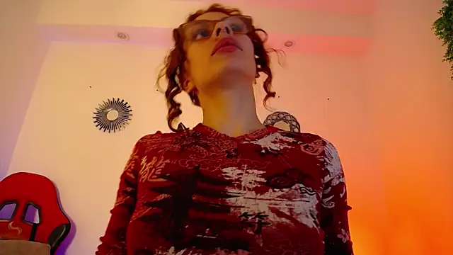 Katy Van online show from November 2025 09:03:02 PM