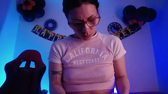 Katy Van online show from October 2025 08:30:02 PM