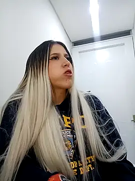 Snapshot of eva-2023 chatting on November 2025 02:04:01 AM eva-2023 online show from November 2025 02:04:01 AM