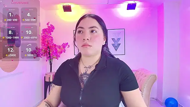 Snapshot of Isa_reel chatting on January 2026 08:01:02 PM Isa reel online show from January 2026 08:01:02 PM