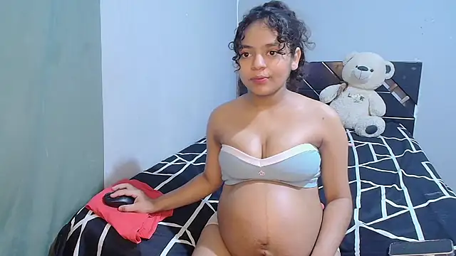 Snapshot of Winnifer_Gonzal chatting on October 2025 03:07:01 AM Winnifer Gonzal online show from October 2025 03:07:01 AM