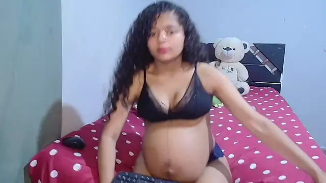 Snapshot of Winnifer_Gonzal chatting on October 2025 03:05:02 AM Winnifer Gonzal online show from October 2025 03:05:02 AM