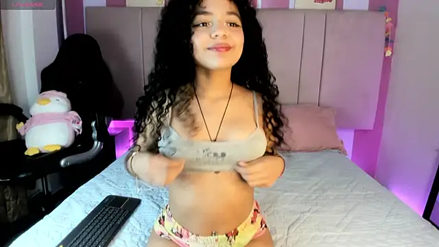 Snapshot of Winnifer_Gonzal chatting on March 2025 03:01:01 AM Winnifer Gonzal online show from March 2025 03:01:01 AM