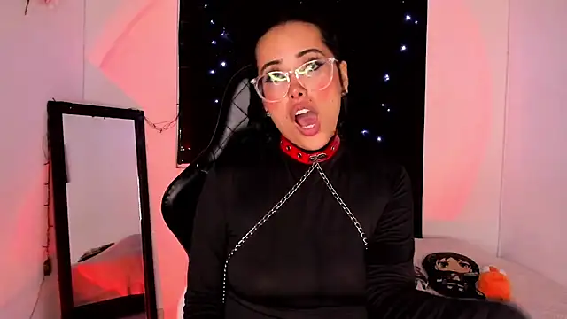 willow poisson online show from February 2025 08:35:02 PM