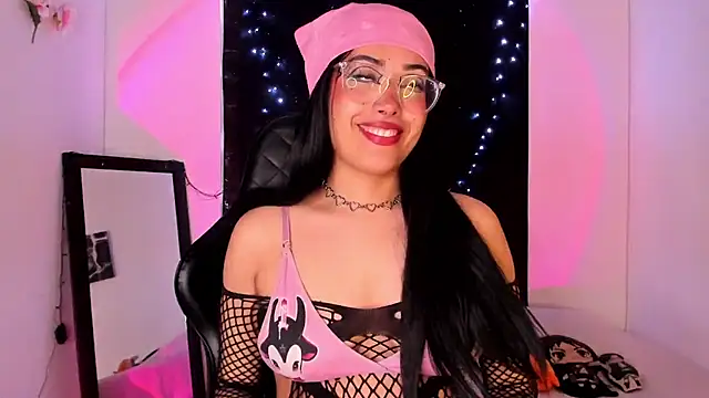 willow poisson online show from February 2025 06:26:01 PM