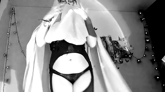 willow poisson online show from October 2025 05:35:02 PM