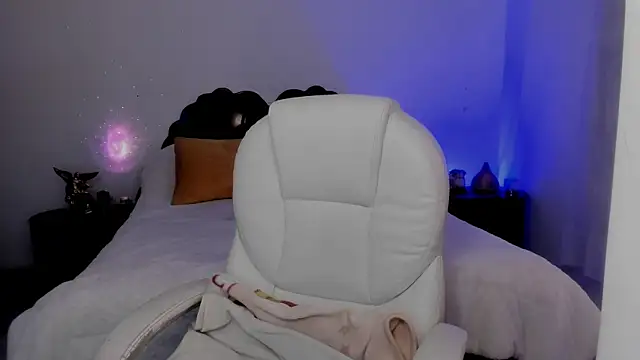 emilydolshe2 online show from November 2025 01:56:02 PM