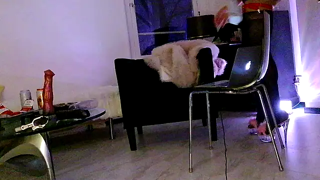 Snapshot of CharlotteVixxens chatting on December 2025 06:02:02 PM CharlotteVixxens online show from December 2025 06:02:02 PM