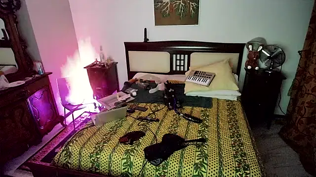 CharlotteVixxens online show from March 2026 11:18:01 PM