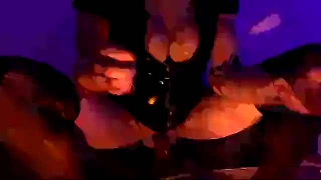 Snapshot of CharlotteVixxens chatting on February 2025 04:09:02 AM CharlotteVixxens online show from February 2025 04:09:02 AM