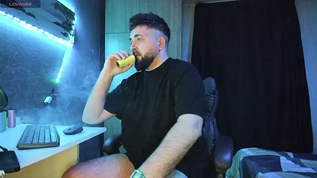 Snapshot of Eduu2322 chatting on March 2025 10:47:01 PM Eduu2322 online show from March 2025 10:47:01 PM