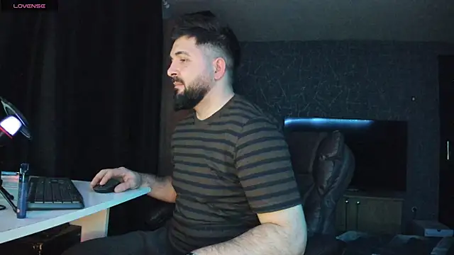 Snapshot of Eduu2322 chatting on January 2025 10:57:02 PM Eduu2322 online show from January 2025 10:57:02 PM