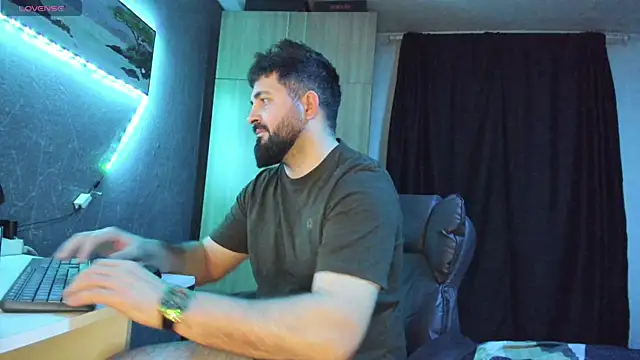 Snapshot of Eduu2322 chatting on February 2025 10:28:01 PM Eduu2322 online show from February 2025 10:28:01 PM