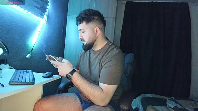 Snapshot of Eduu2322 chatting on February 2025 10:00:01 PM Eduu2322 online show from February 2025 10:00:01 PM