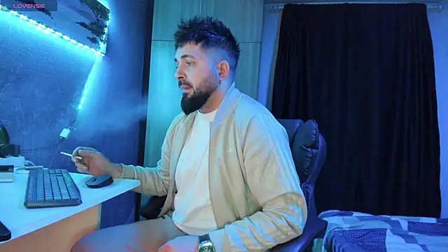 Snapshot of Eduu2322 chatting on February 2025 11:01:02 PM Eduu2322 online show from February 2025 11:01:02 PM