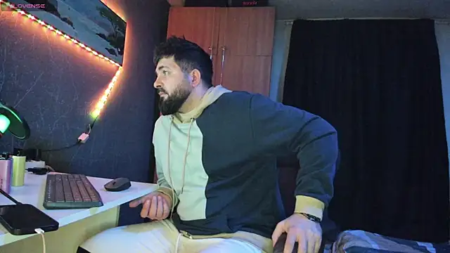 Snapshot of Eduu2322 chatting on March 2025 11:00:02 PM Eduu2322 online show from March 2025 11:00:02 PM