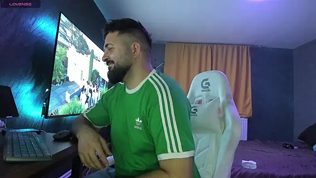 Snapshot of Eduu2322 chatting on November 2025 09:29:01 PM Eduu2322 online show from November 2025 09:29:01 PM