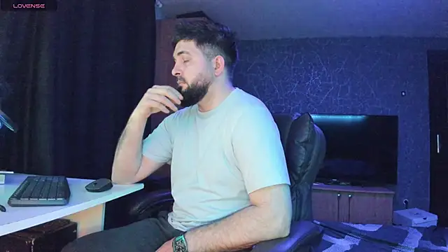 Snapshot of Eduu2322 chatting on January 2025 09:35:02 PM Eduu2322 online show from January 2025 09:35:02 PM