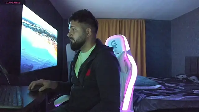 Snapshot of Eduu2322 chatting on September 2025 06:58:02 PM Eduu2322 online show from September 2025 06:58:02 PM