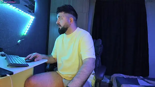 Snapshot of Eduu2322 chatting on March 2025 10:19:02 PM Eduu2322 online show from March 2025 10:19:02 PM