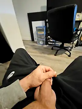 Snapshot of Cemg chatting on February 2026 04:37:01 PM Cemg online show from February 2026 04:37:01 PM